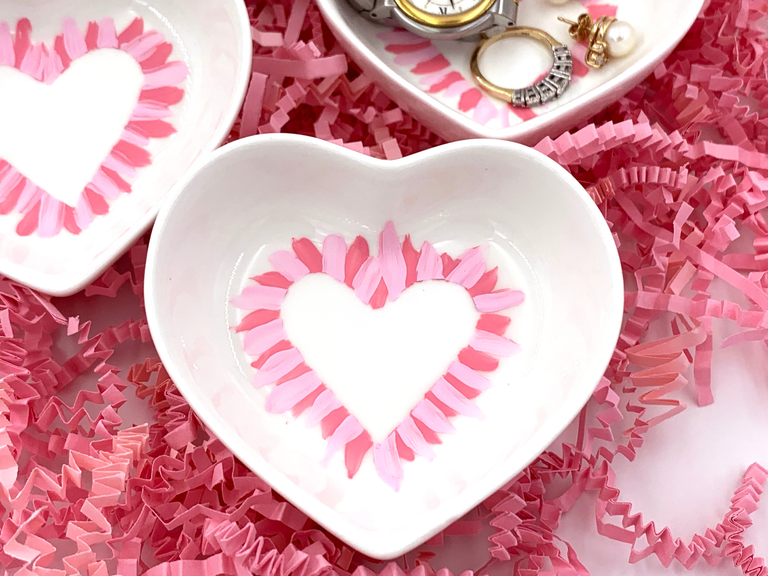 Details about   NEW!~Ganz Ceramic Valentine's Day Kiss Me Frog Trinket/Candy/Jewelry Dish~Hearts 